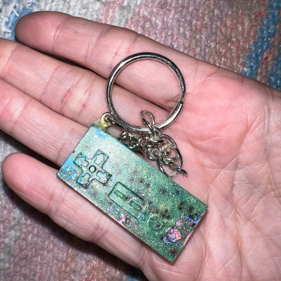 Green beaded gamer key chain - Picture 2 of 3